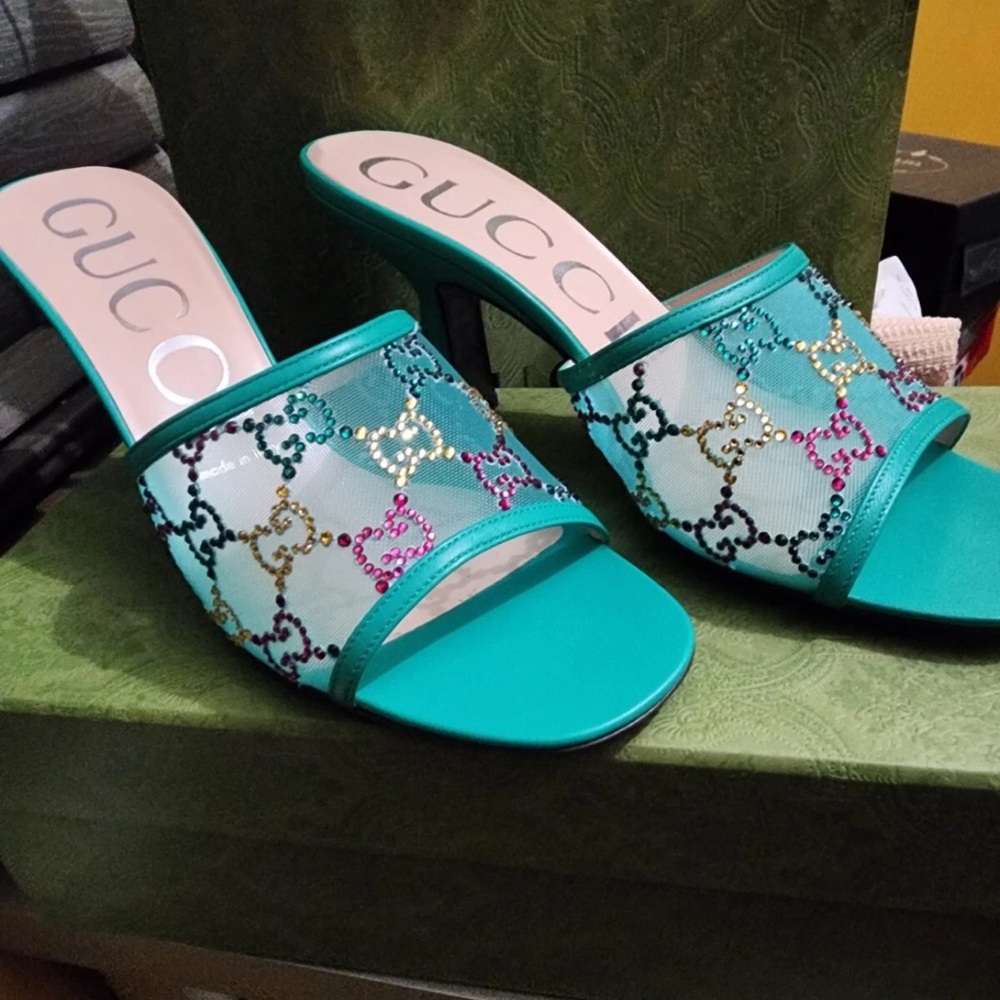 Gucci Blue Heels with Iconic Monogram size 40 eu fit a size 9